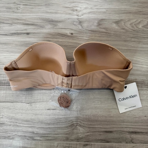 Calvin Klein Lightly Lined Strapless Bra Nude 36B NWT - Picture 2 of 4